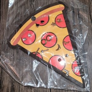 🍕 8-Pair of earrings! Super cute! 🍕